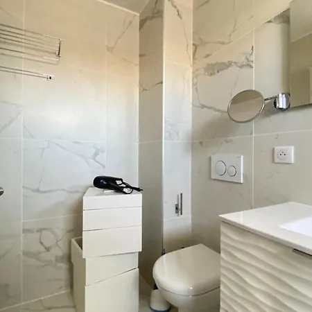 Apartment T3 Climatise Juana Avec Parking Et Proche Antibes